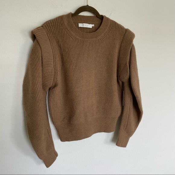 ASTR The Label Romina Statement Sleeve Knit Sweater Camel Brown Ribbed - Picture 7 of 10